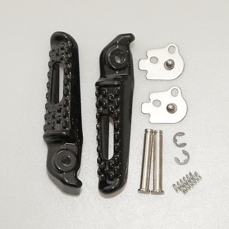 Set poggiapiedi passeggero completi di attacchi compatibilità CBR 600RR / CBR 1000RR '03-14 COLORE NERO
