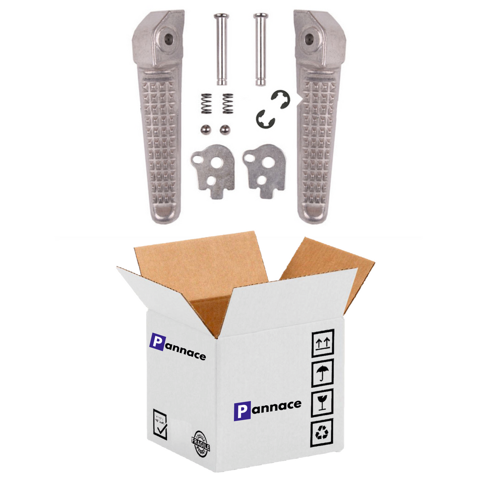 Set poggiapiedi passeggero completo di attacchi compatibilità CB 400 '93-98, CBR 250 '87-97, CBR 900 '93-99, CBR 929 '00-01, CBR 954 '02-03, VTR 1000' 97-05, CBR 600 '91-02, VFR 750/800 '90-10, CBR 1100XX '96-05, CB 1300 '03-17 COLORE ARGENTO