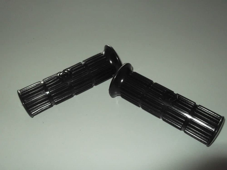 COPPIA MANOPOLE TIPO ORIGINALE PER PIAGGIO VESPA 50-125 ET3