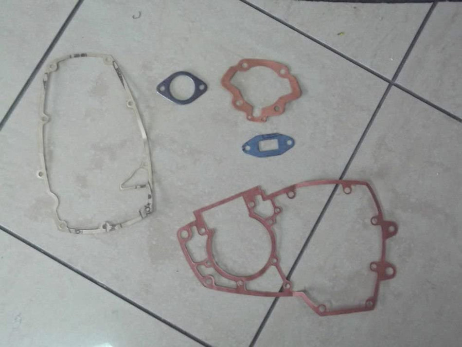 SERIE GUARNIZIONI MOTORE PER GILERA 125 CC 2T GR2