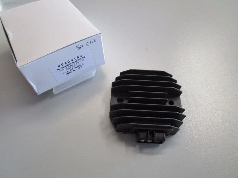 REGOLATORE DI TENSIONE PER YAMAHA T-MAX 500-530 2004-2015 - FZ6 600 2004-2008
