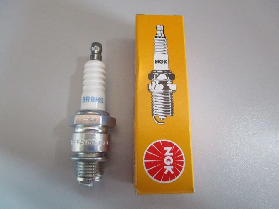 CANDELA NGK BR8HS a PASSO CORTO RESISTIVA con NOTTOLINO SVITABILE ORIGINALE