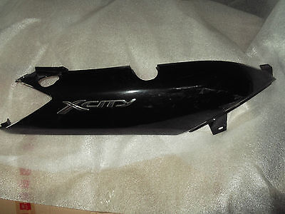 FIANCHETTO POSTERIORE DESTRO USATO ORIGINALE YAMAHA X-CITY 125-250